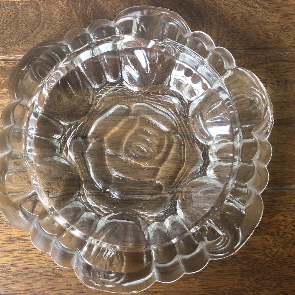 Pasari Indonesian Rose crystal ashtray or trinket dish